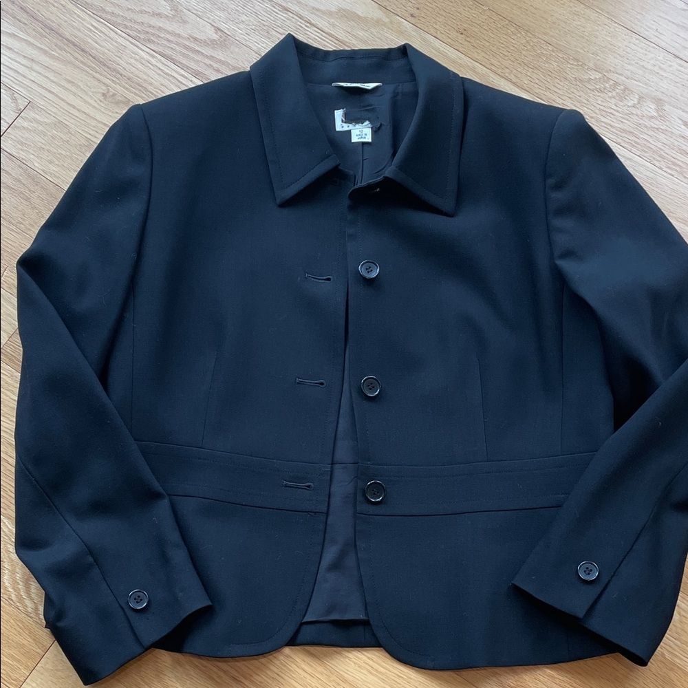 Talbots 98 % wool tailored blazer. Lined.